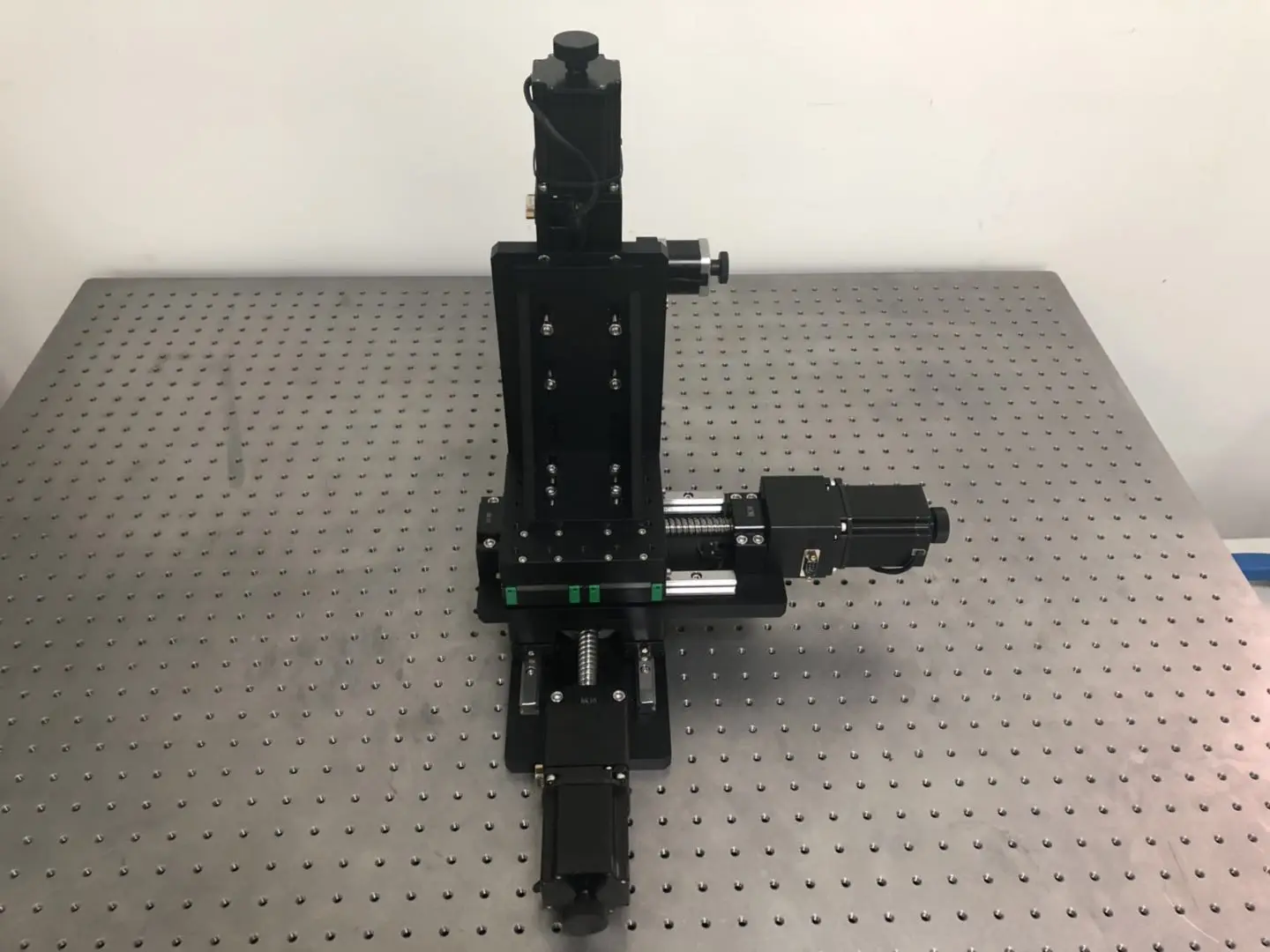 Motorized XYZ Translation Stage with Rotary Axis, Travel Range 50x50x50mm