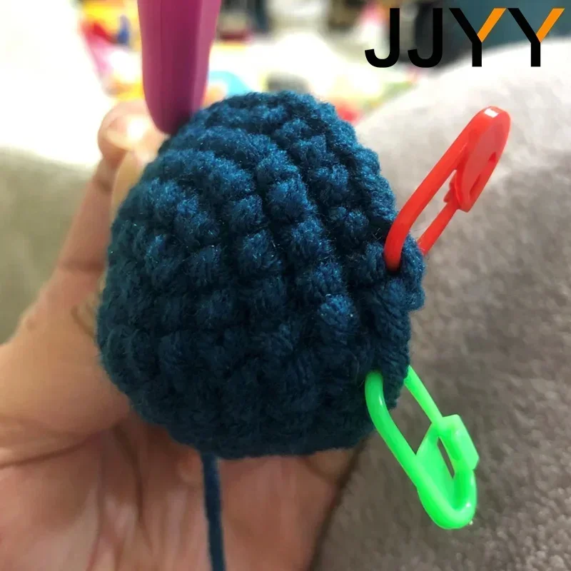 100개 다채로운 플라스틱 마킹 버튼 뜨개질 울 DIY 바느질 공예품 흘러내림 방지 핀 수제 액세서리