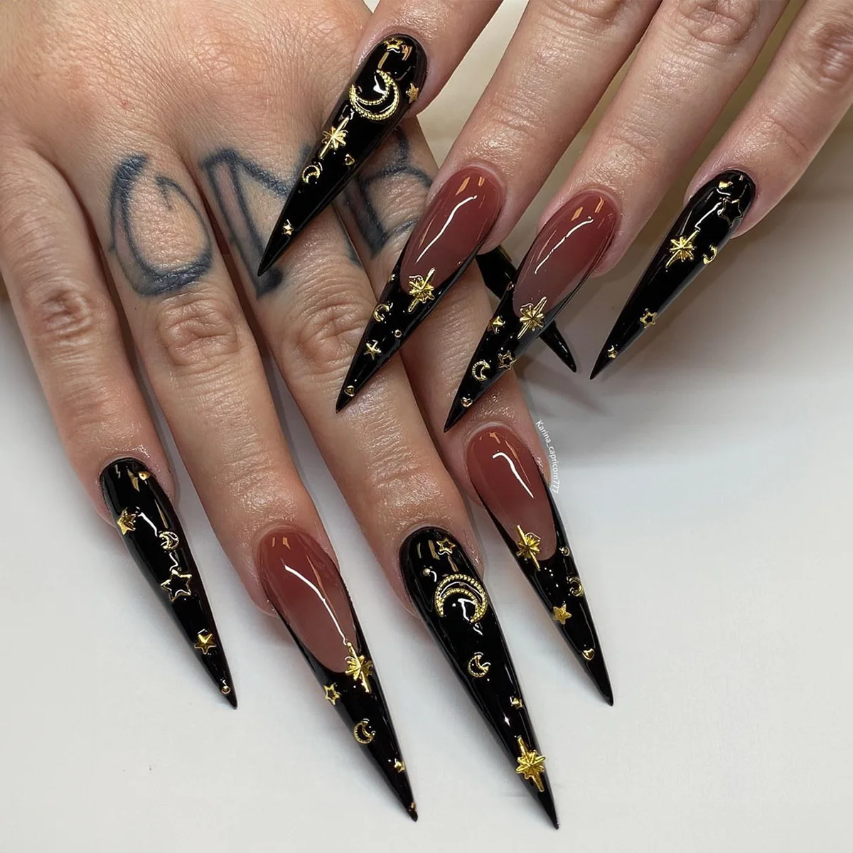 Stiletto 24 pezzi unghie finte lunghe nero francese luna stella design unghie finte stampa a mandorla sulle unghie unghie a copertura completa_voghion.com