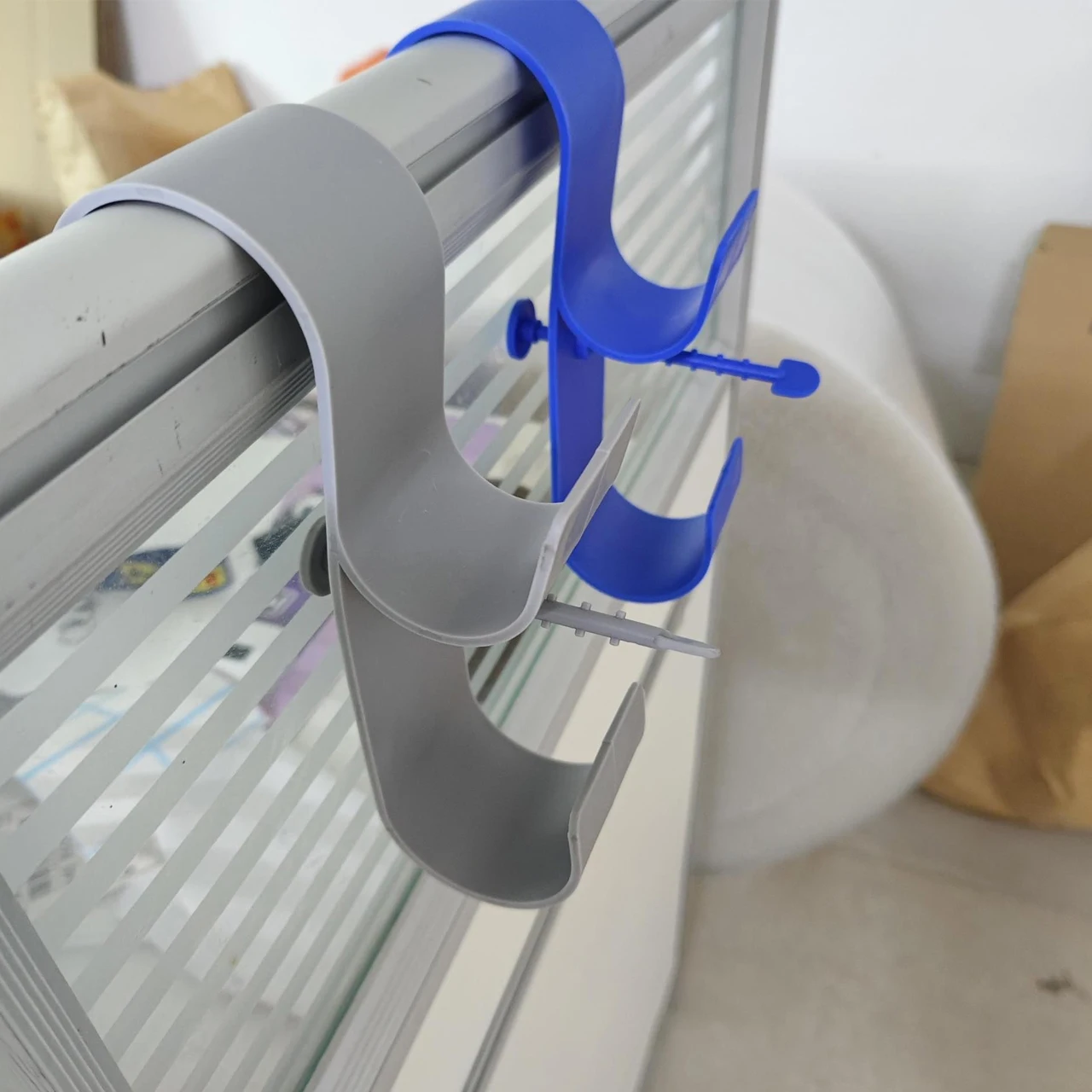 Adjustable Above Ground Pool Pole Hanger Pool Pole Hook for Telescopic Poles Skimmers Leaf Rakes