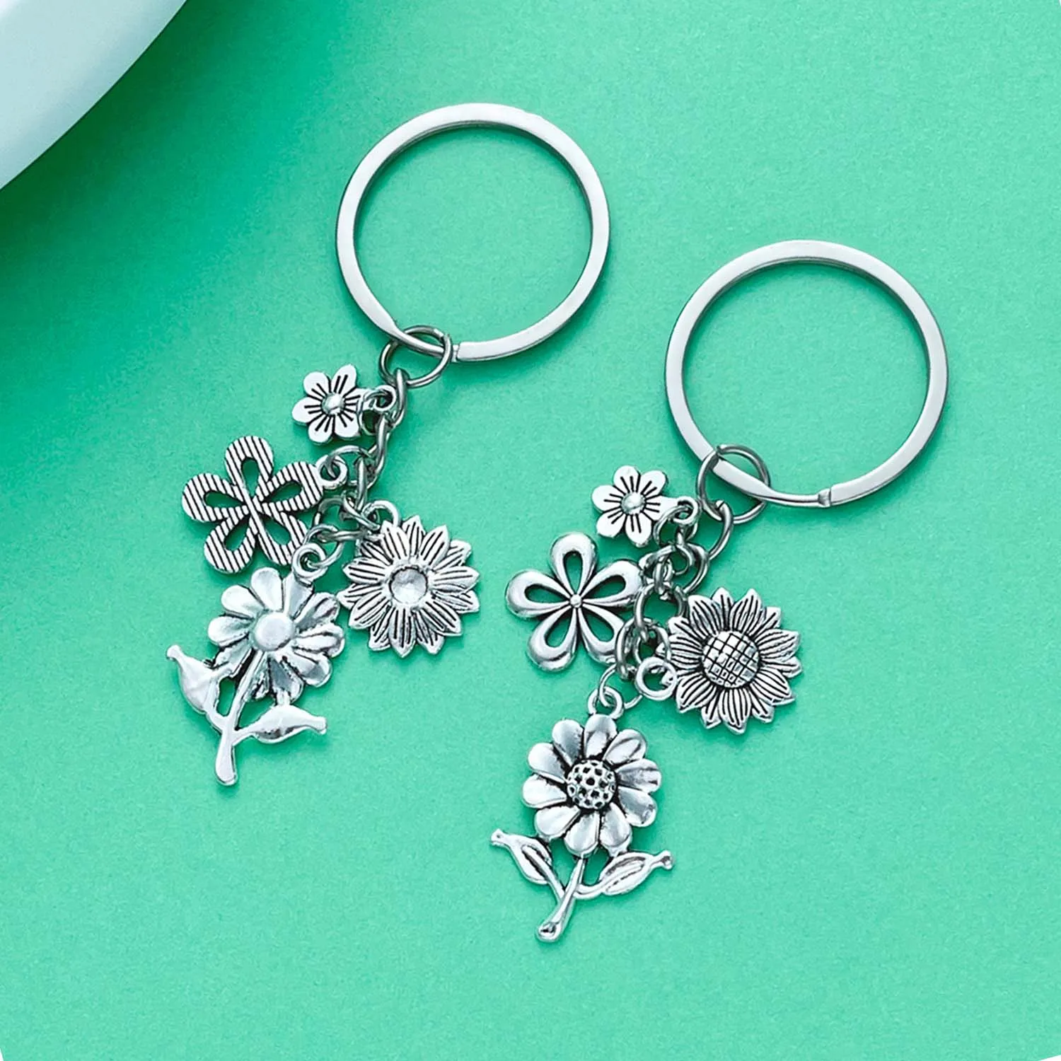 1pc New Fashion Sunflower Keychain, Alloy Metal key Ring, Jewelry Gift For Friends