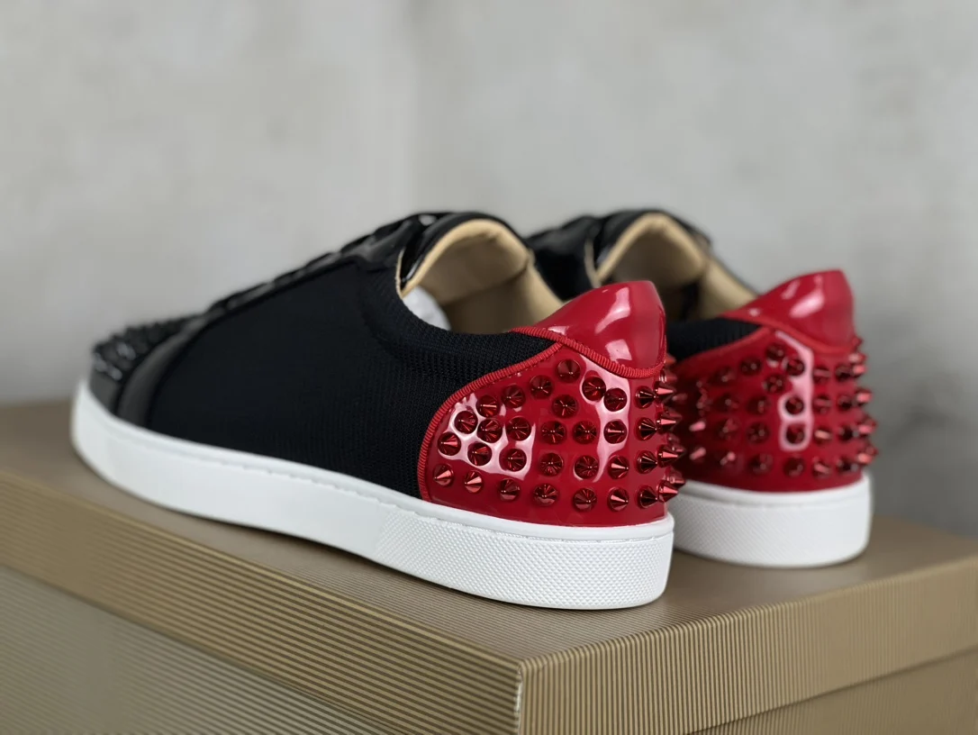 Men's leather Low Top Sneakers Women's Rivet Red Bottom Shoes