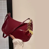 Sac à main en cuir PU pour femmes, polyvalent, mode, couleur unie, pendentif cerise, sac à bandoulière décontracté, sac de transport, sac sous les bras pour filles 1