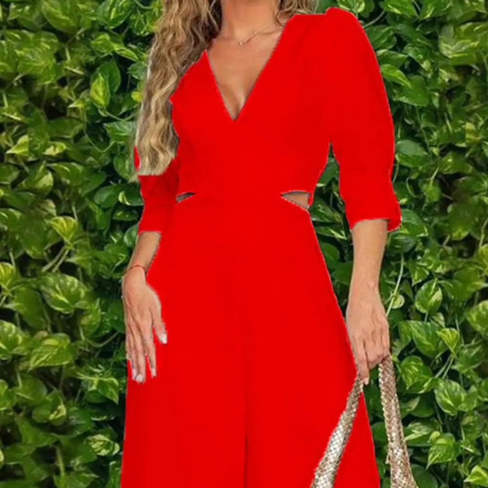 Рисунок 5 - Женский офисный комбинезон с глубоким