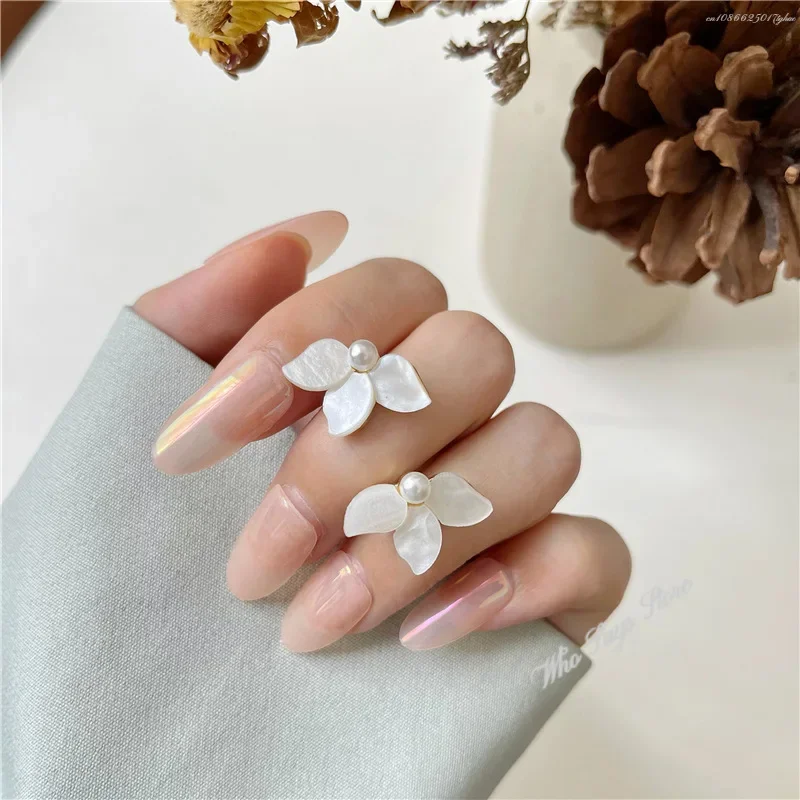 2025 Trend Earrings For Women New Flower Stud Summer Style Korean Fashion Jewelry Ethnic Pearl Woman Earring Luxury Accessories