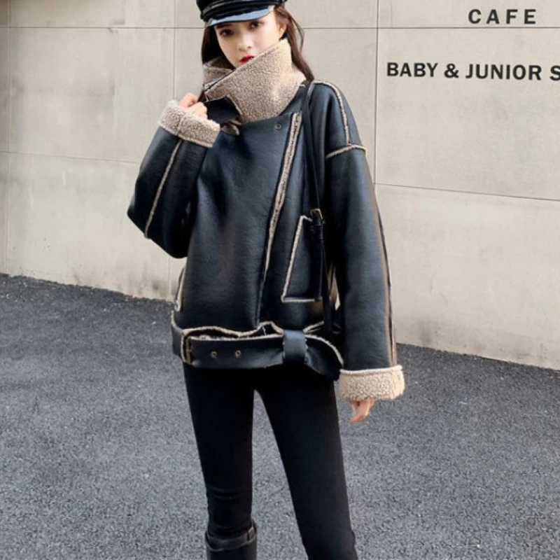 2023 Autumn Winter New Locomotive Fashion Thick Brushed Warm Short Lapel Loose Simple Imitation Lamb Leather Clothing Female