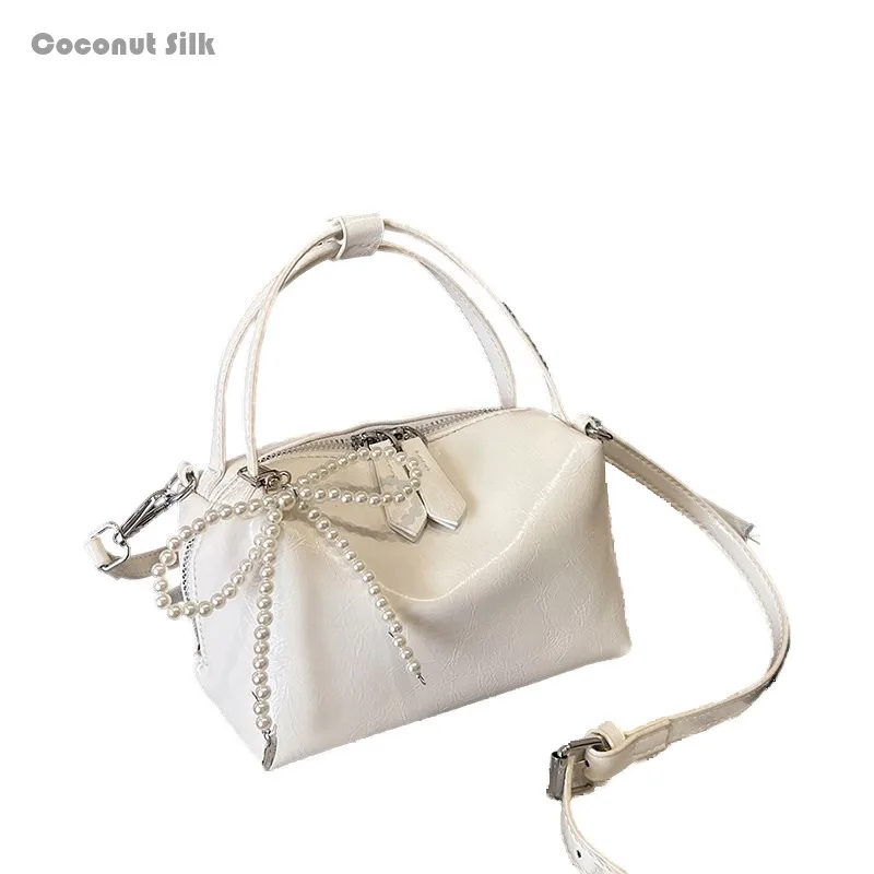 

CoCoS 2024 New Ballet Style Versatile Square Bag Butterfly Pearl Accessories Korean Exquisite Temperament Handbag Crossbody Bag