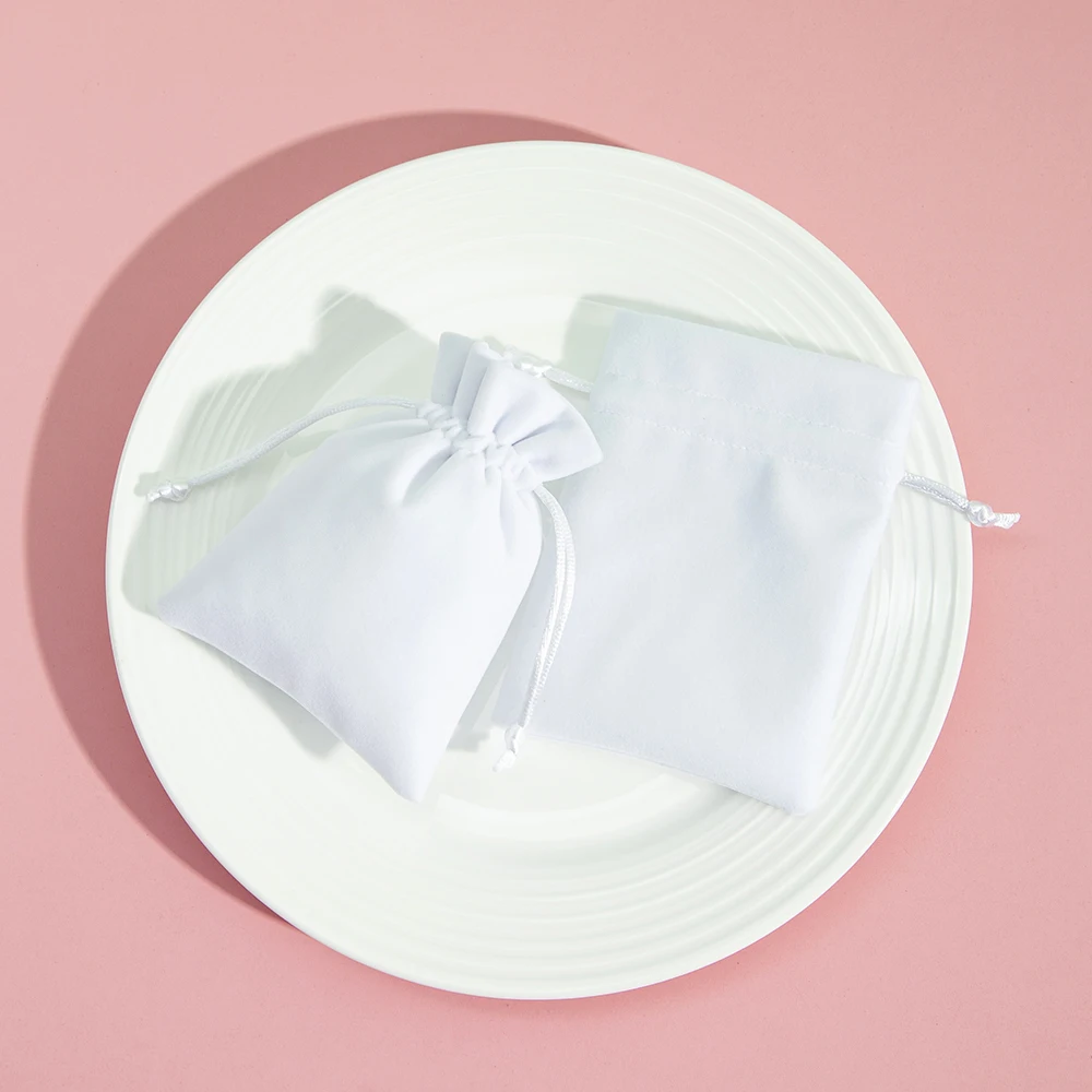 Weiße Samt-Schmuckverpackung mit Kordelzug, individuelles, schickes, kleines Staub-Schmuckpaket für Weihnachten, Hochzeit, Party, Geschenktüten – Detail 1