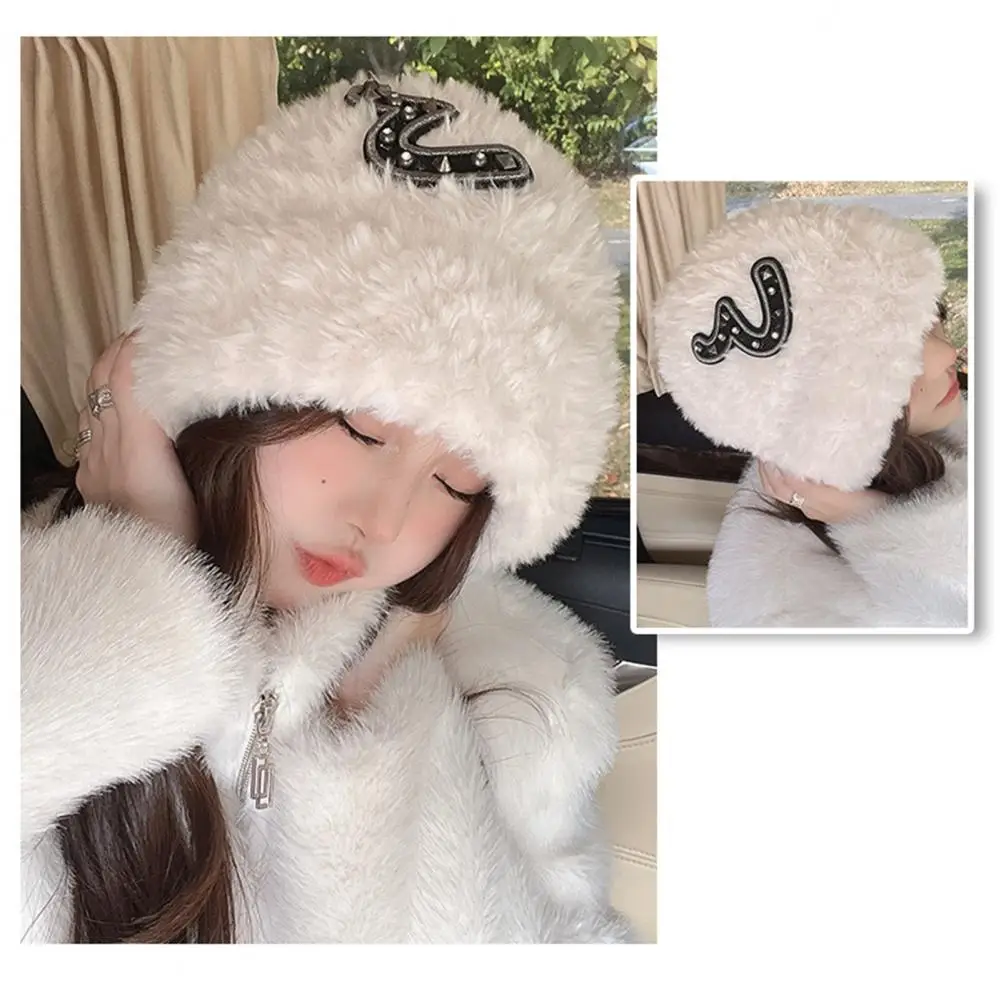 

Милая модная плотная Панама с защитой ушей, женская шляпа с заклепками, блестящая для повседневной носки