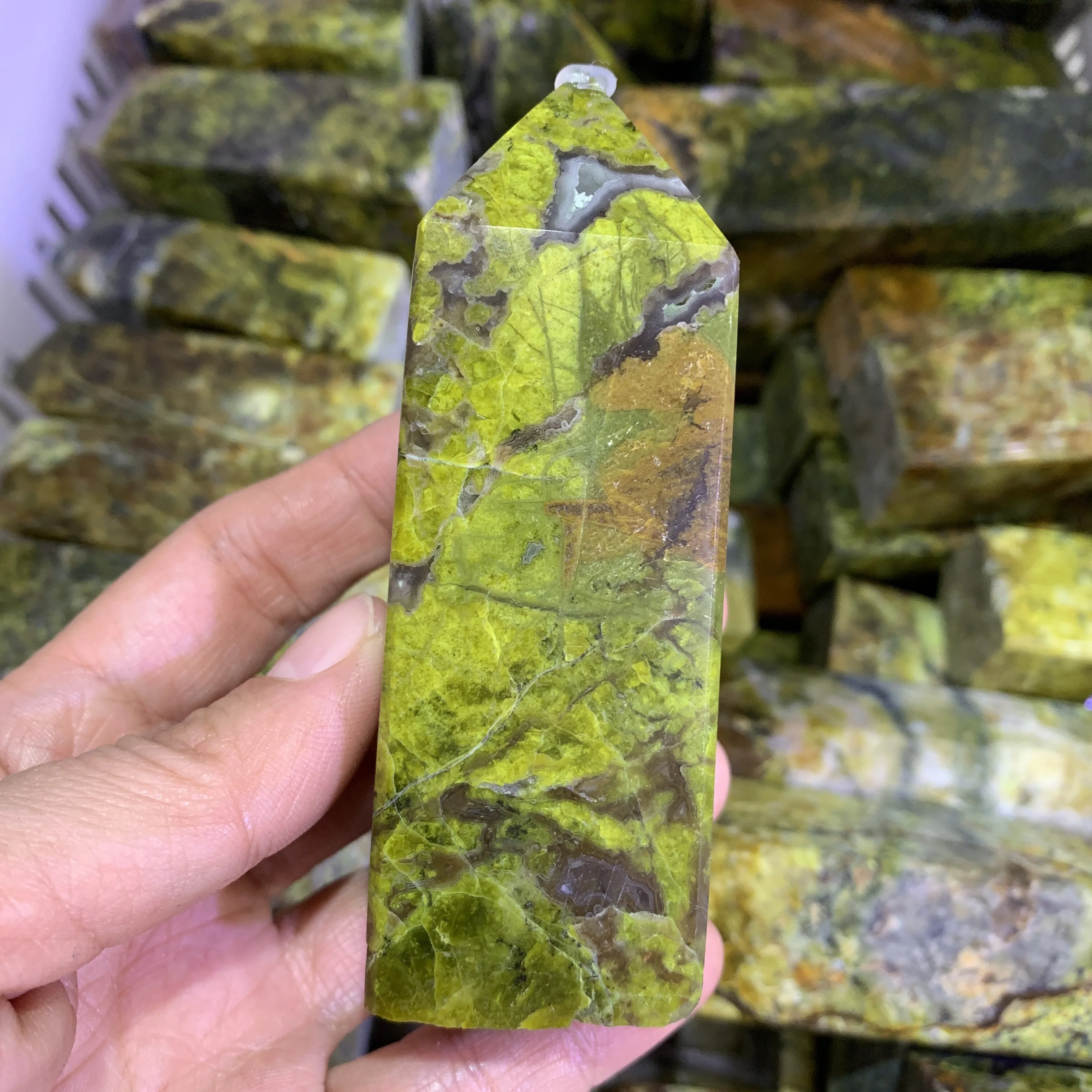 

Исцеляющий камень кристалл натуральный зеленый опал сердце любовь резной ладонь Беспокоиться Камень Чакра рейки балансировка