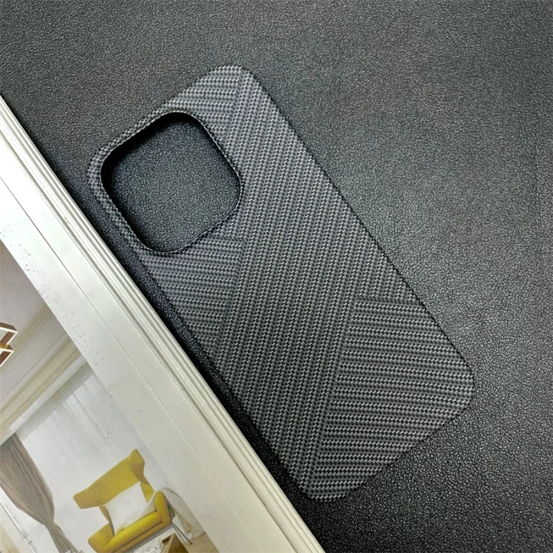 Retro Cooling Ultra Thin Carbon Fiber Pattern Frosted Frameless Business Case Cover
