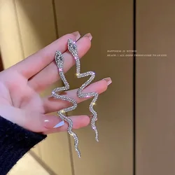 Luxury Fashion Snake Earring Personalize Zircon Snake Earring Earrings for Women Jewelry Birthday Party Anniversary Gift Jewelry