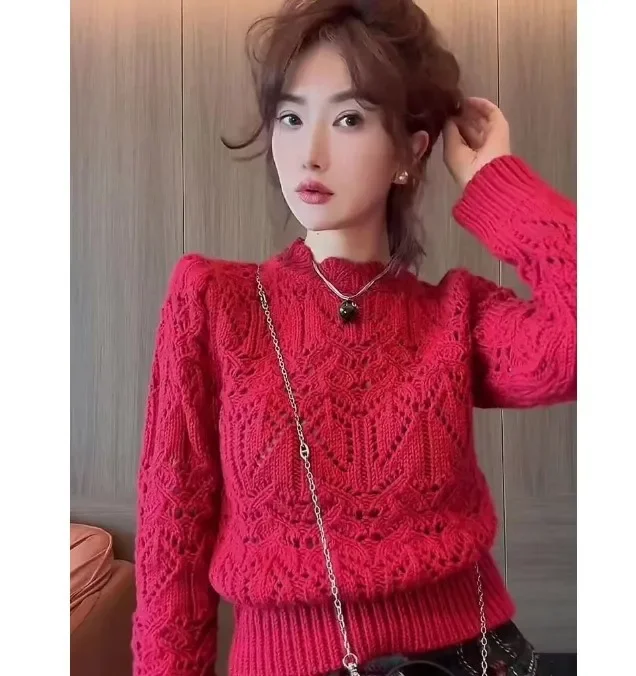 

2024 New Women's Hollowed-out Pullover Long-sleeved Knitted Sweater Women's Design Sense Show Thin Temperament Retro Bottoms