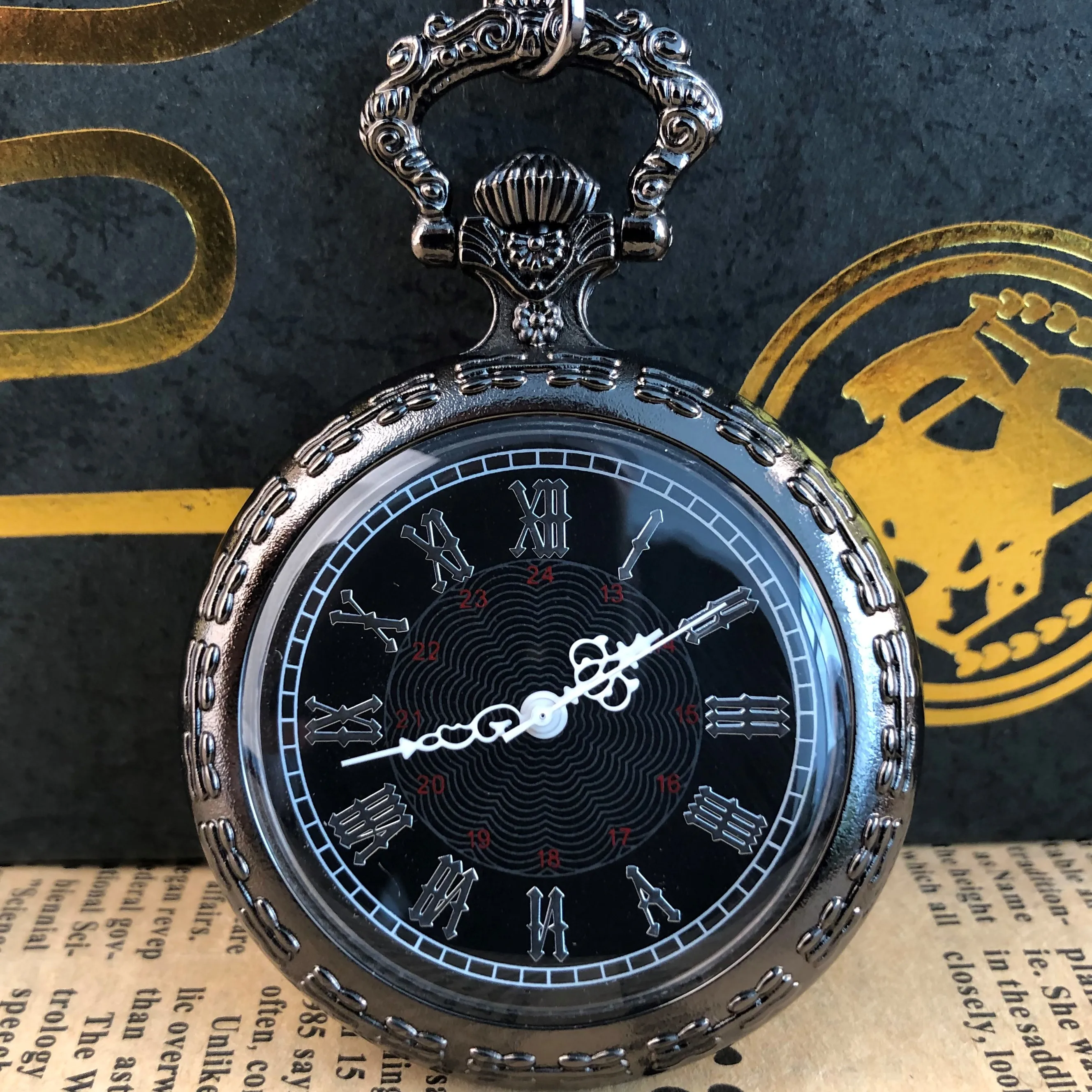 

Black Classic Quartz Pocket Watch Roman Numerals Popular Jewelry Unisex Personality Necklace Pendant Clock Man Woman Gift