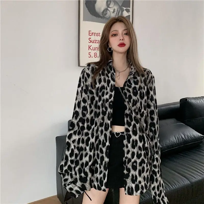 Retro Leopard Women Long Shirt Streetwear Oversize Loose Long Sleeve Y2K Tops Korean Fashion Female Spring Casual Blouse retro printed dresses for middle aged women autumn summer chiffon casual female loose fashion oversize 5xl midi dresses vestidos