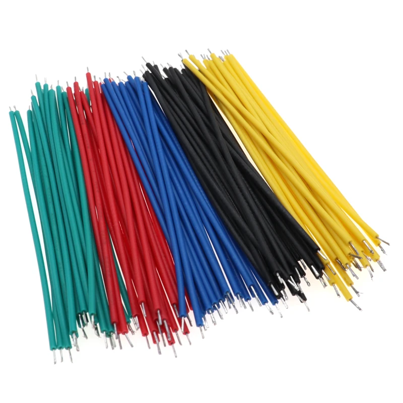 Détail des fils 24AWG 8cm pour platine prototypage PCB soudure, connectés sur une breadboard avec composants