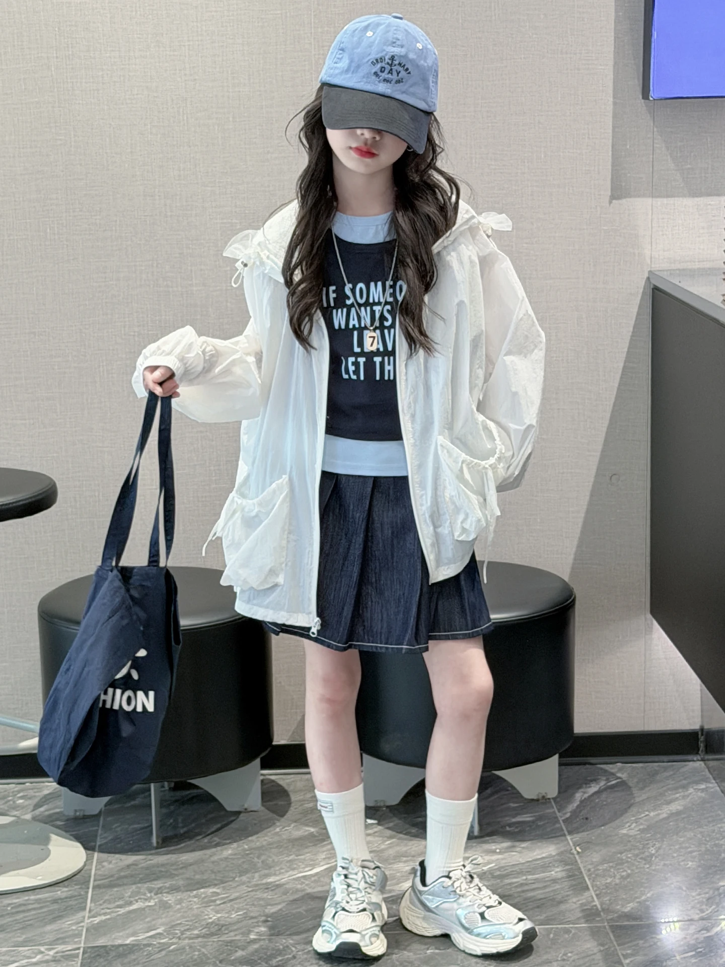 소녀의 여름 경량 자외선 차단 의류 꽃무늬 트림 세련된 아동용 겉옷 스킨 셔츠..