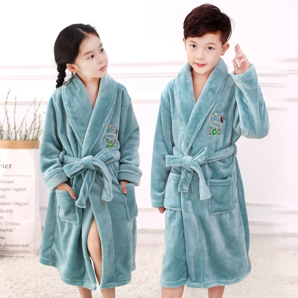 Fashionable Flannel Bathrobes for Children Girls Soft Teenage Boys Sleepwear Cartoon Bear Print Pajamas Coral Velvet Bathgrowns