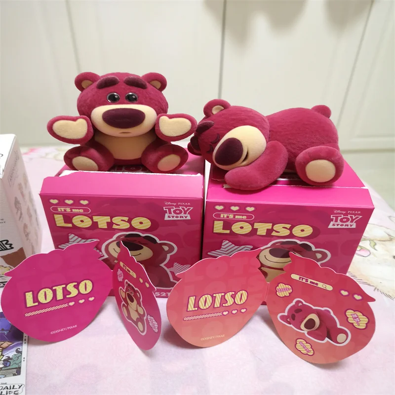 

Предпродажная Оригинальная история игрушек Диснея, Lotso глухая коробка It's Me, флокирующая фигурка, таинственная коробка сюрпризов, подарок на день рождения, мультяшный