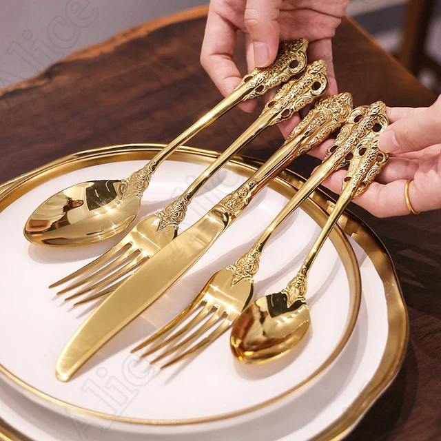 24 pezzi Nordic Palace Set di posate dorate intagliate Vintage Set di  cucchiai e forchette per