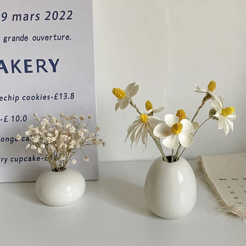 Nordic Ceramics Creative Flower Vase - Mini Decorative Plant Bottle