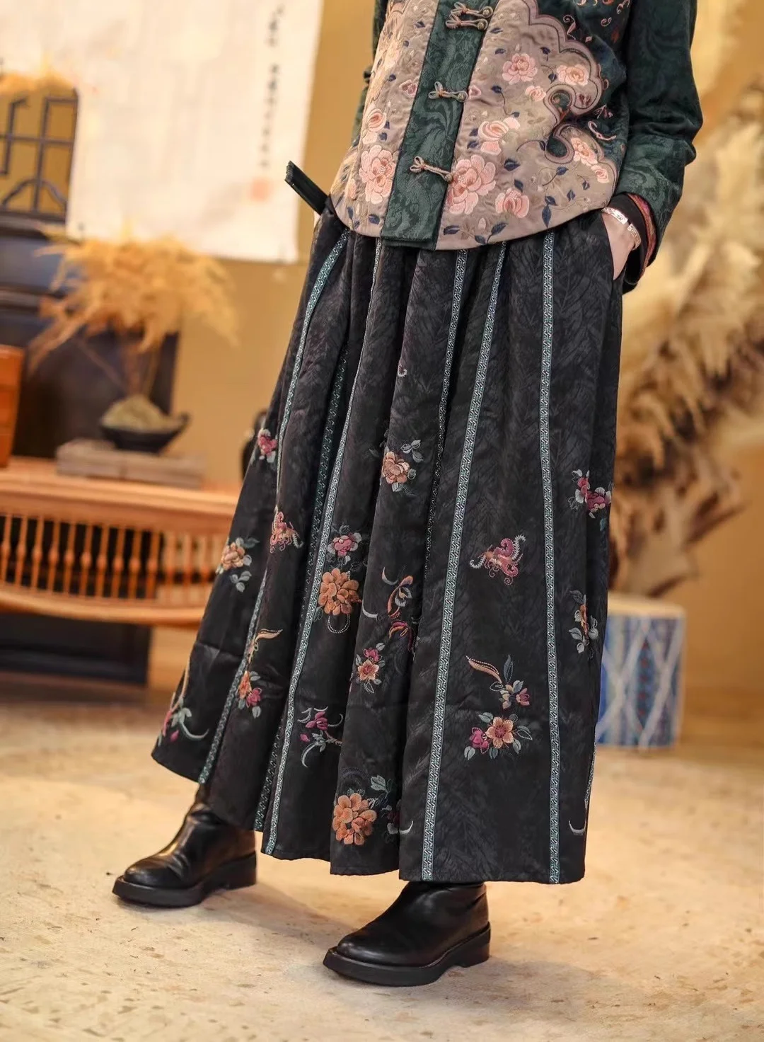 

Top Women's winter skirt National style Elastic waist long skirt Tencel jacquard embroidery black skirts vintage full-skirted