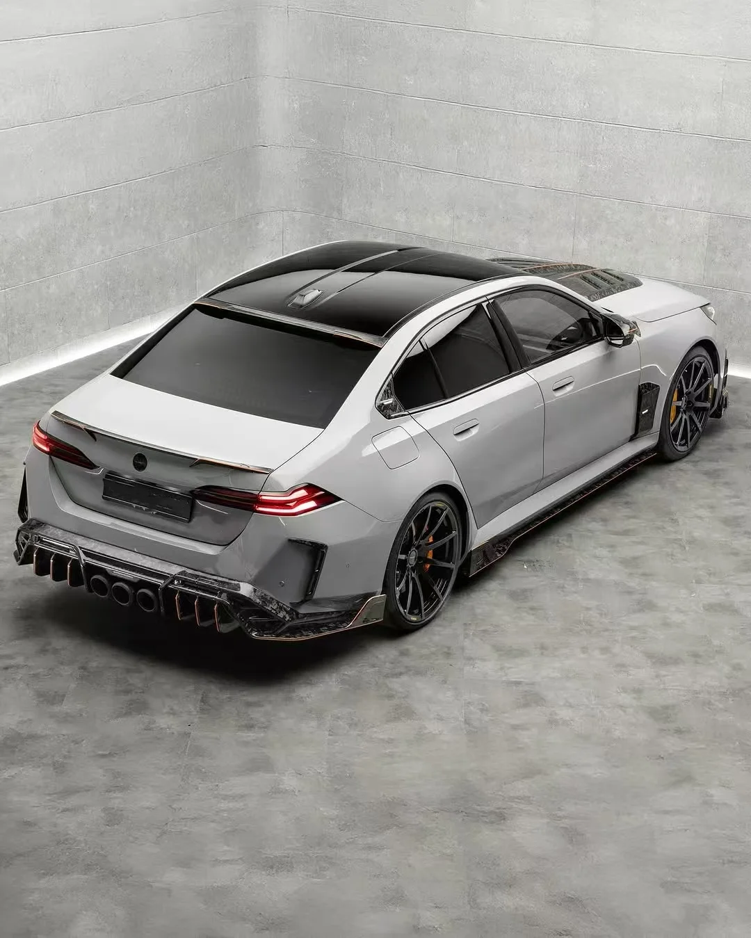 For BMW M5 G90 Carbon Fiber Body Kit M5 G90 MSY Carbon Fiber Front Lip Diffuser Spoiler Cover