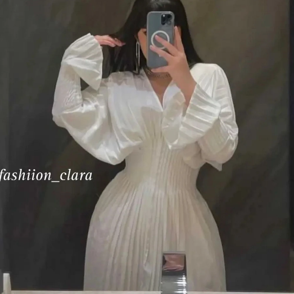 

Qcenkern V-Neck A-Line Vintage Evening Formal Saudi Arabia Satin White Pleated Party Dresses Gowns Women Robes de Soirée 2023