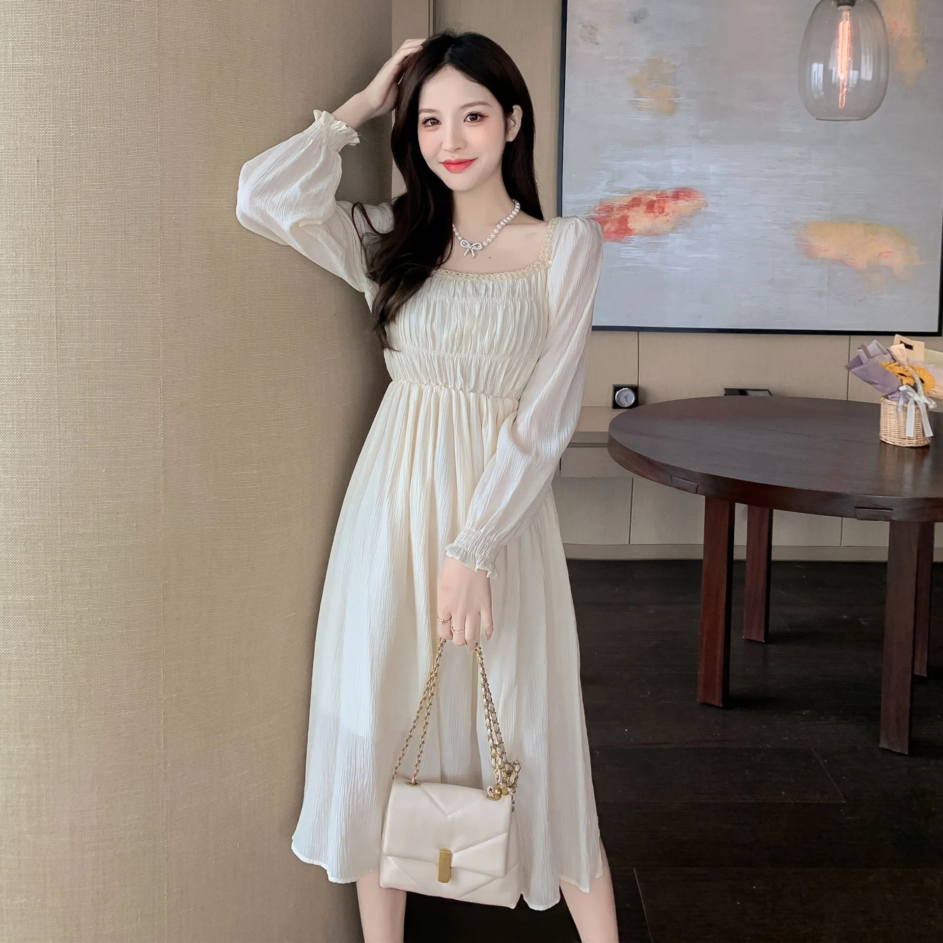 

Small fresh dress women's 2022 new spring and summer new bubble sleeve French Sen series horn sleeve square neck skirt