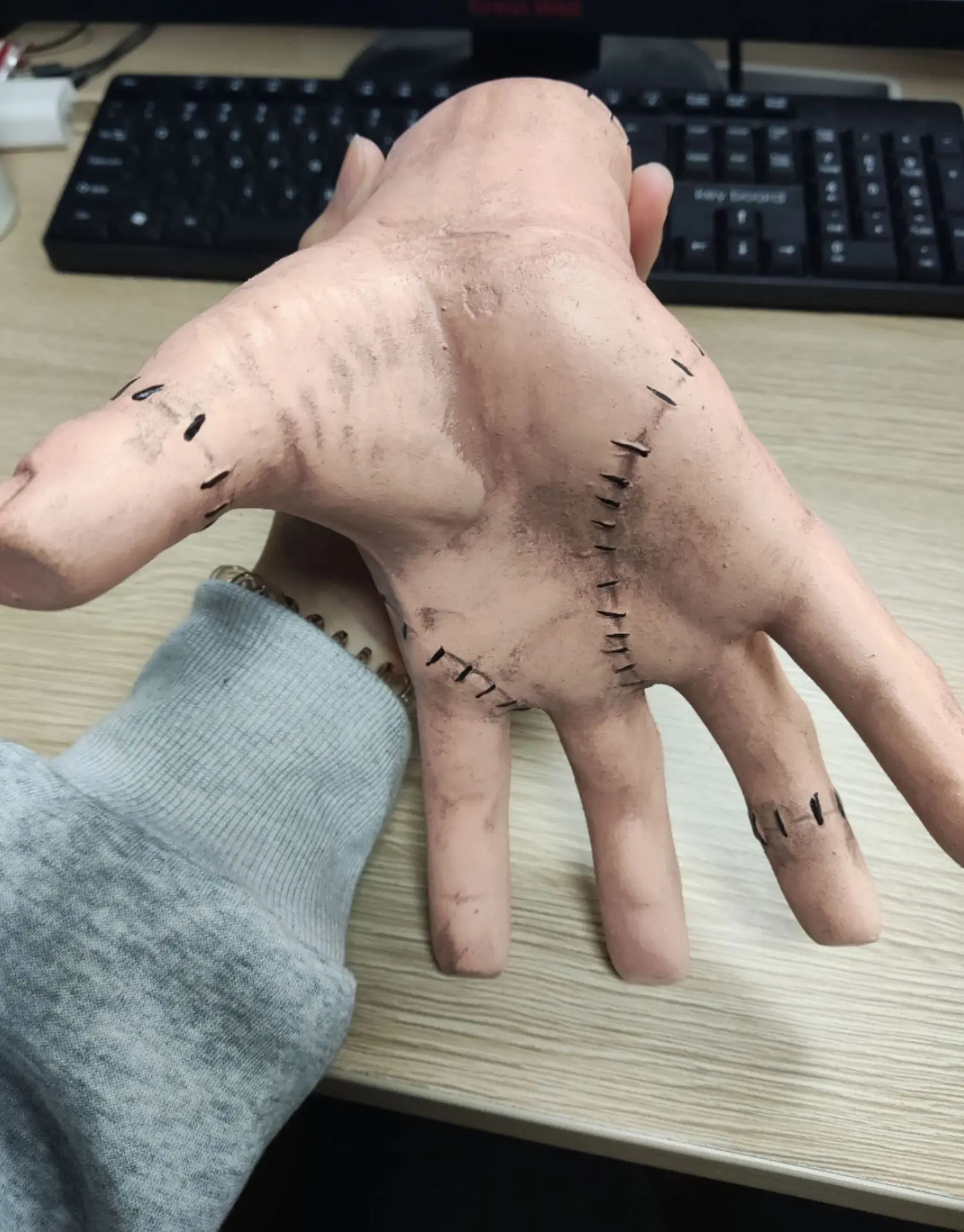 Horror Wednesday Thing Hand Toy From Addams Family Latex Figurine Home Decor Desktop Crafts halloween decorations for home 2023 6