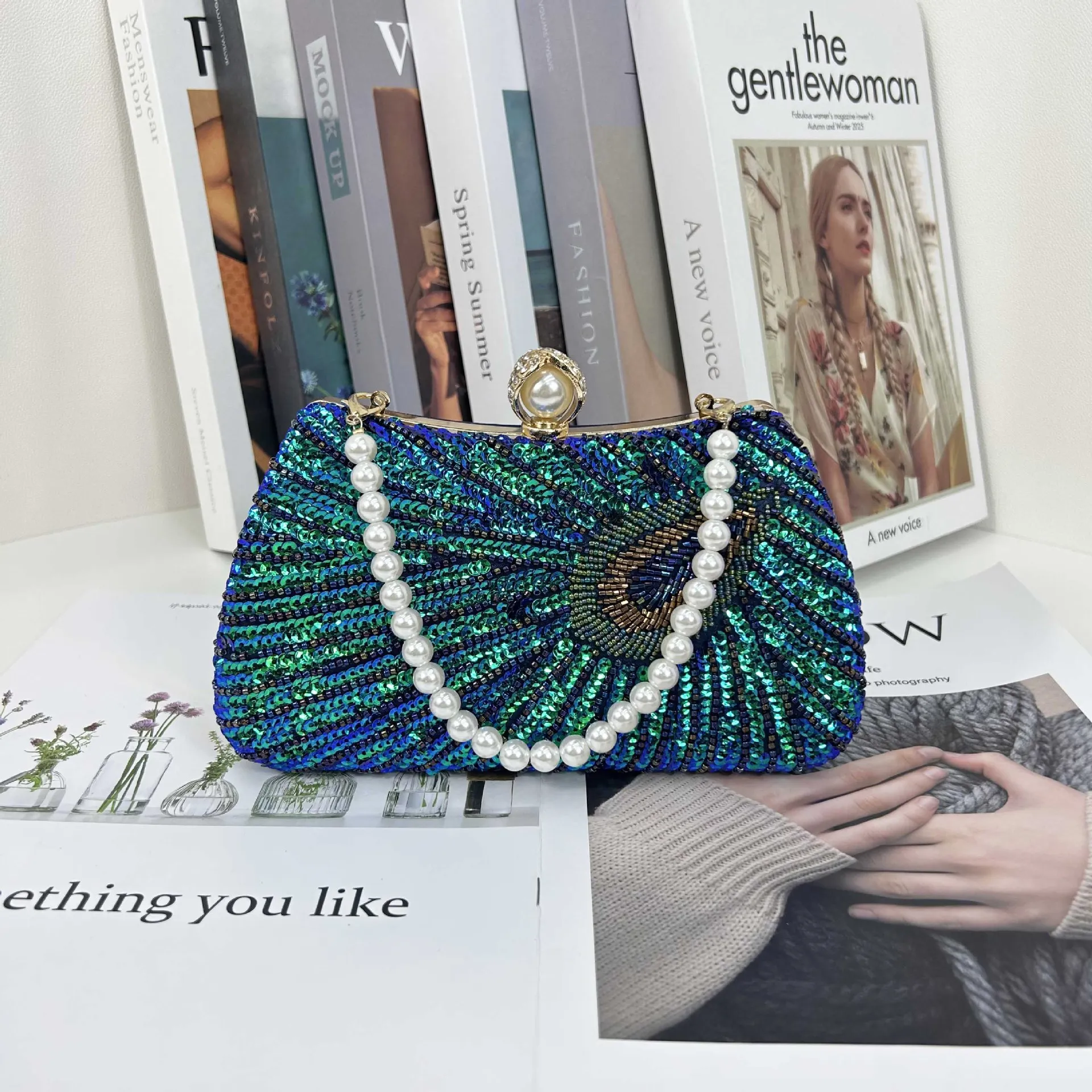 

2023 New Women Glitter Evening Bags Bling Beads Party Dinner Wallets Single Side Peacock Purse With Chain Drop Shipping