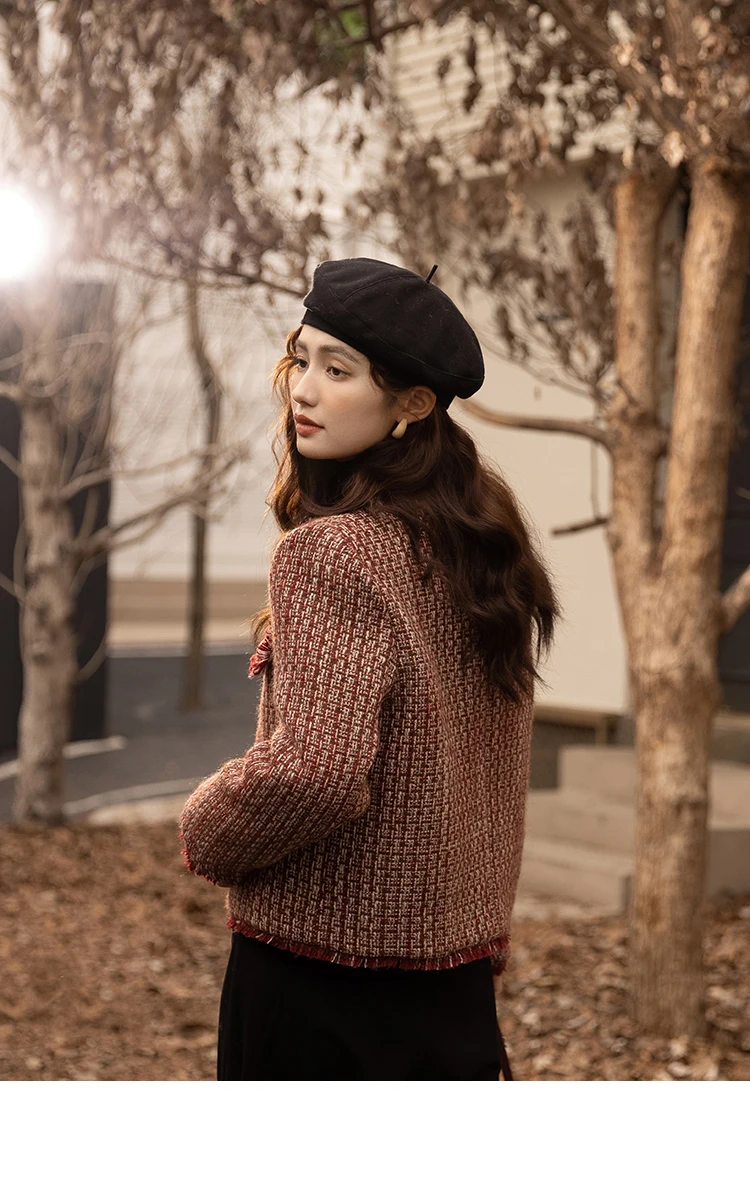 MISHOW Down Wool Coats 2025 Winter Clothes Women Chic Short Plaid Outerwear Temperament Warm Female O Neck Jackets MXB48W0888