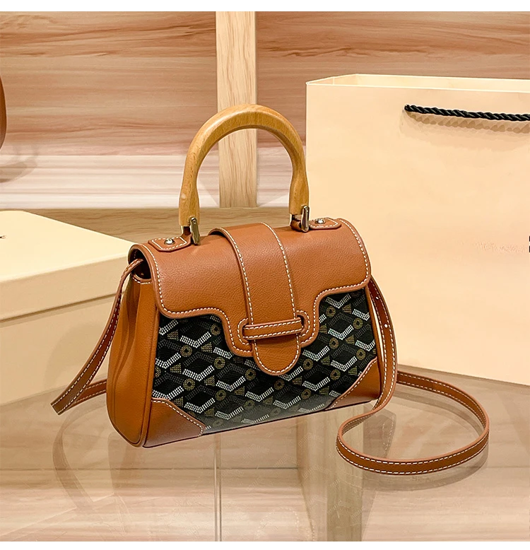 حقائب فاخرة ورجعية مصممة مع تصميم طباعة كلاسيكي لل...