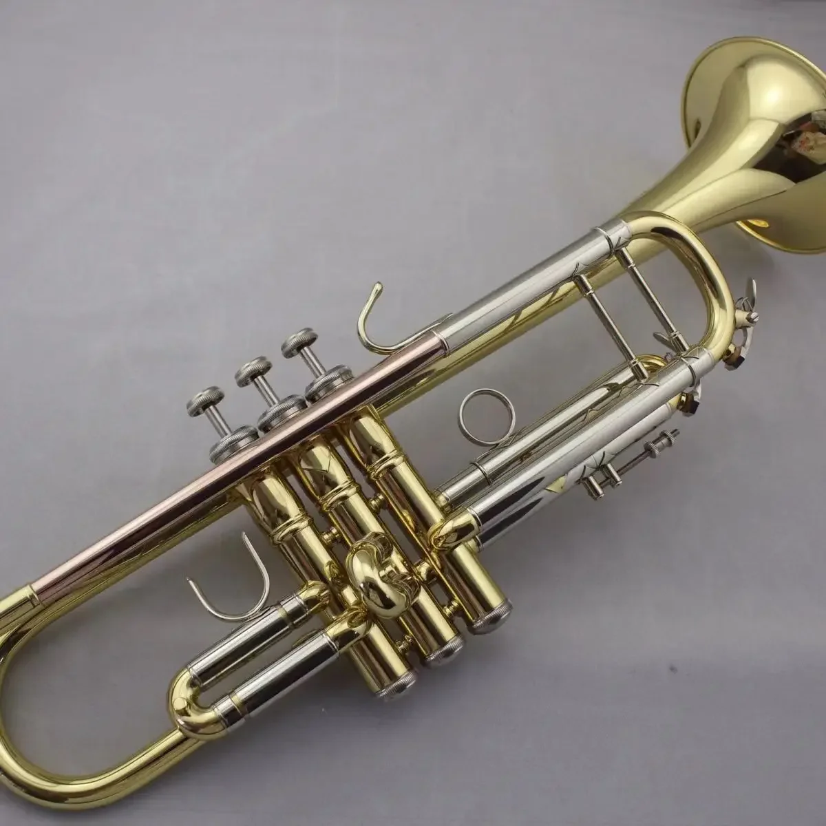 Trompeta stradivari instrumento de LT197GS Bb m&uacute;sica profesional chapado en oro nuevo