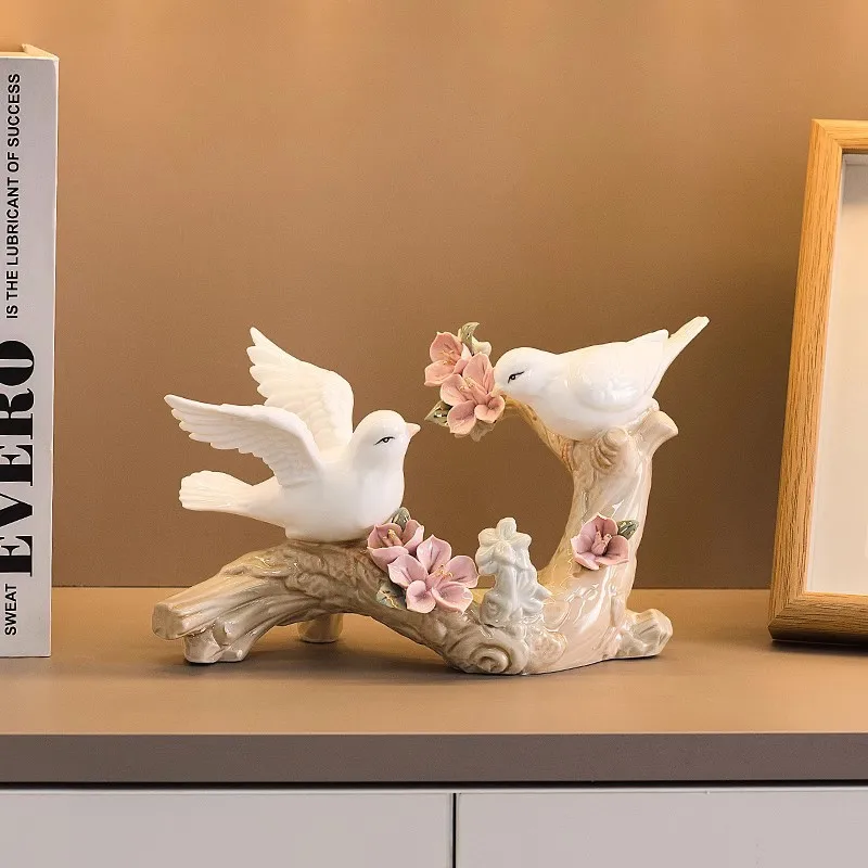 

Modern Minimalist Ornaments Home Living Room Wine Cabinet Ornaments European Creative Room Ceramic Furnishings