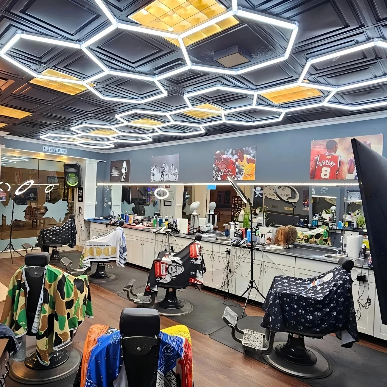 ไฟรถยนต์รูปหกเหลี่ยมแบบรังผึ้ง LED สำหรับร้านตัดผม โรงงาน โรงยิม ไฟเพดาน ไฟโรงรถ หลอดไฟสำหรับรถยนต์ ปรับแต่งได้ 1