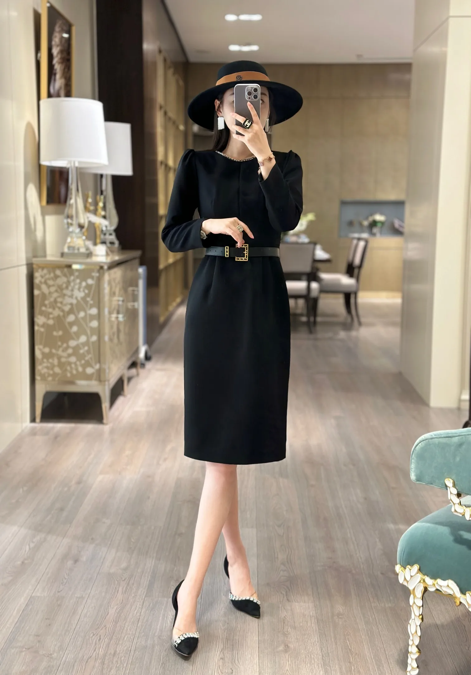 

2023 Autumn Winter Fashion New Women's Clothing round Neck Belt Dress 1029