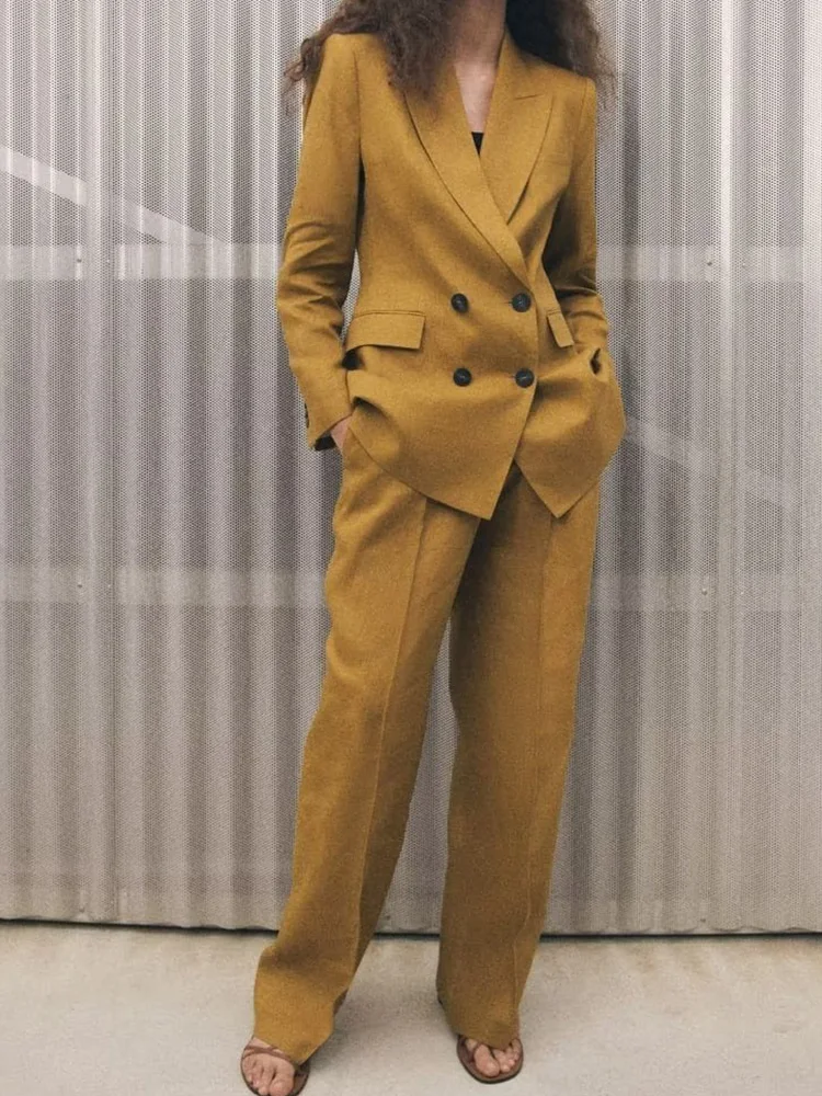 

European and American elegant women's suit with double breasted cool color