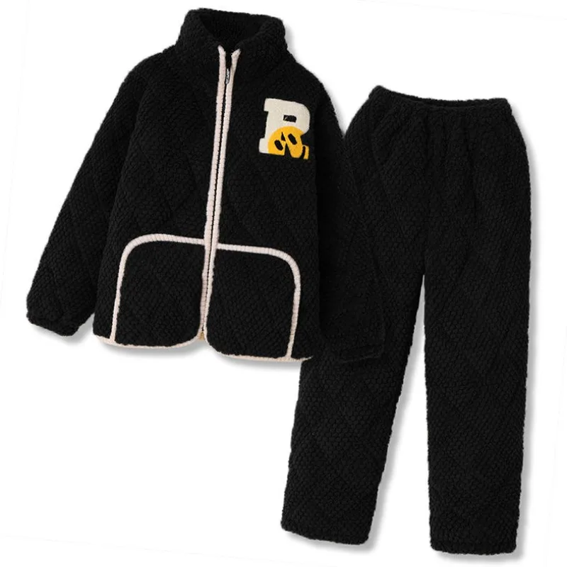 Рисунок 5 - Мужская пижама, зимняя одежда для