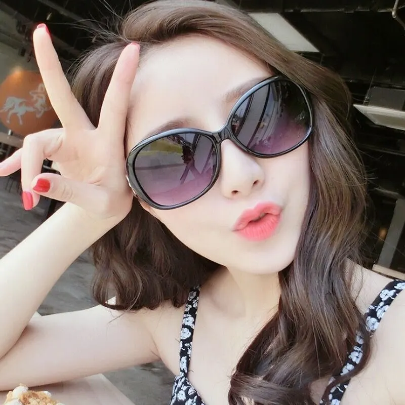 Neue mode sonnenbrille trend große rahmen sonnenbrille frauen gradient straße foto brille