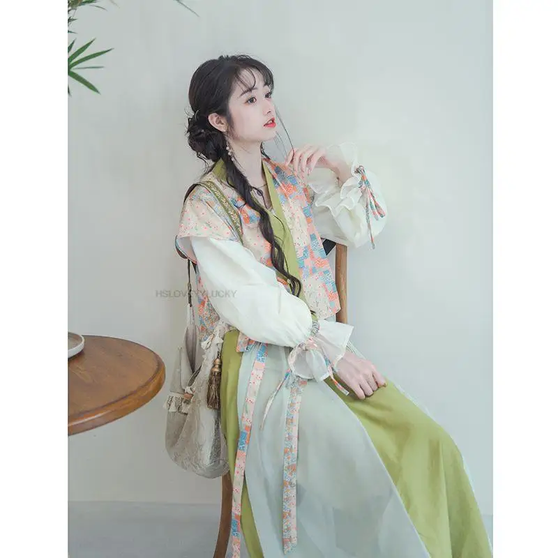 Рисунок 2 - Женская одежда в китайском стиле династии песни