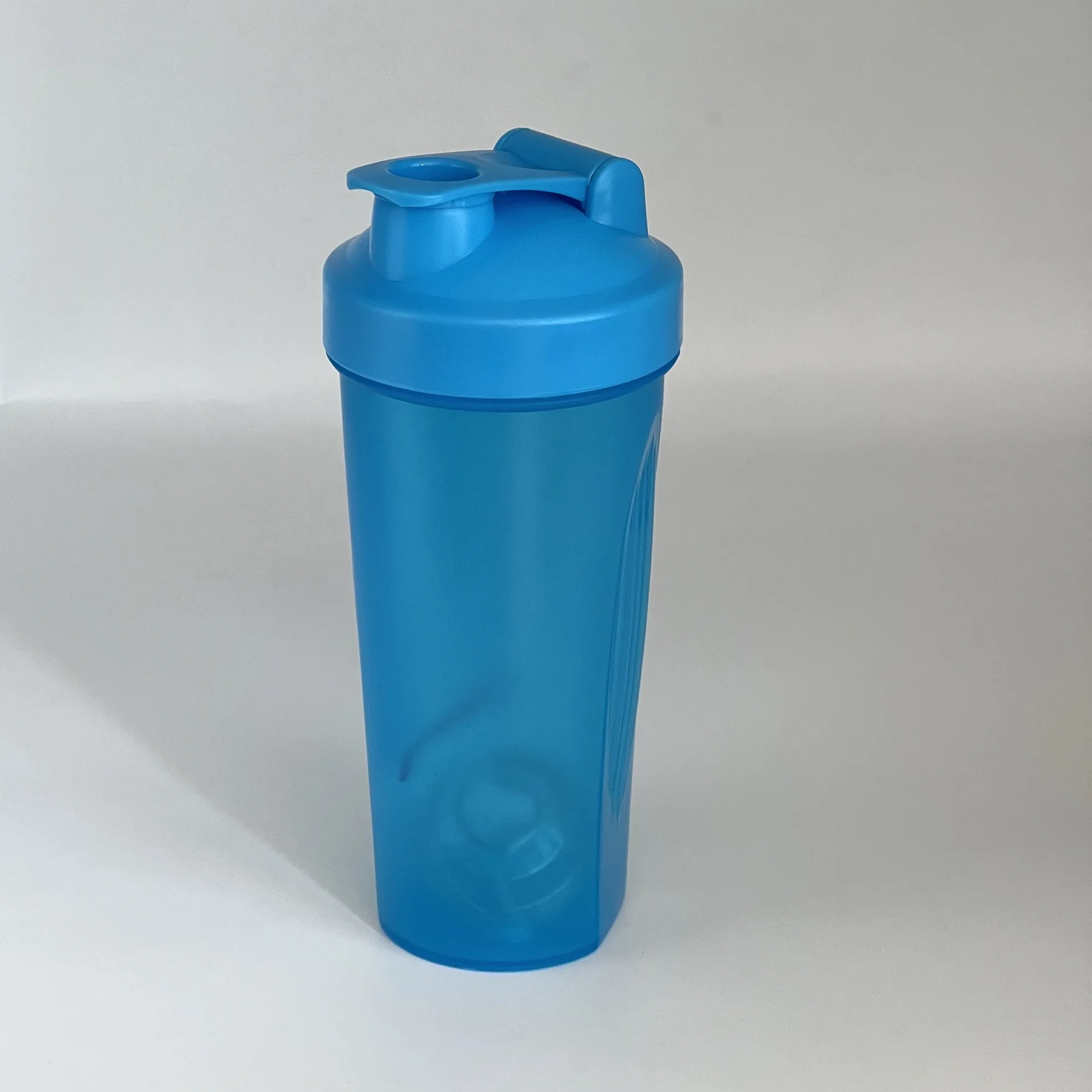 https://ae01.alicdn.com/kf/Sd36007bf4b0648edaf69216393a91d740/600ml-Sport-Shaker-Bottle-Portable-Protein-Powder-Mixing-Cup-Leak-Proof-Plastic-Drink-Water-Bottle-for.jpg