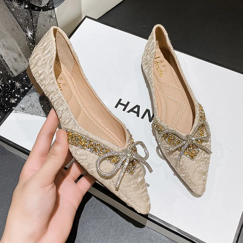 Plus Size 35-43 Women Pointed Toe Flats shoes Bling Diamond Bowknot Wedding Shoes Fashion Ballet Flats Slip on Lady Party flats