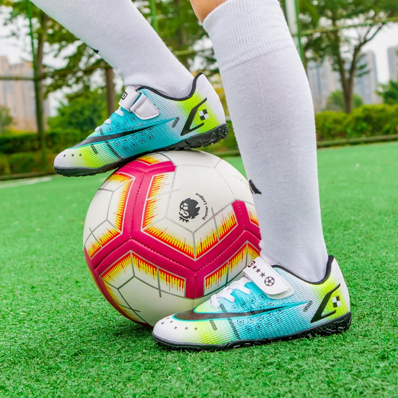 2022 Outdoor Black Green Soccer Shoes for Children Non-slip TF Football Futsal Shoes Kids School Sneakers Boy taquetes de futbol