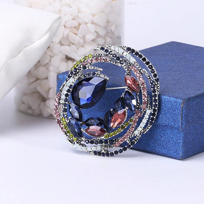 ブローチ ✩*॰本物のお花を✩*॰ ストーンつき ブローチ ✩*॰本物のお花を✩*॰ ストーンつき ブローチ ✩*॰本物の