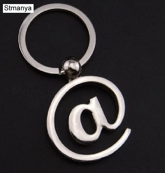 Porte-clés en métal avec lettres