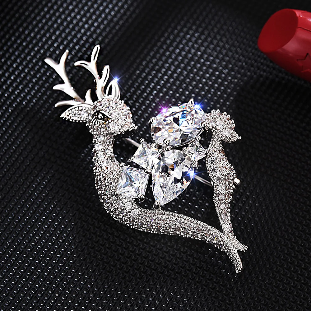 Luxury Brooch for Women Full Rhinestone Deer Brooches Gold Silver Color Cute Animal Suit Lapel Pins Christmas Jewelry Gifts