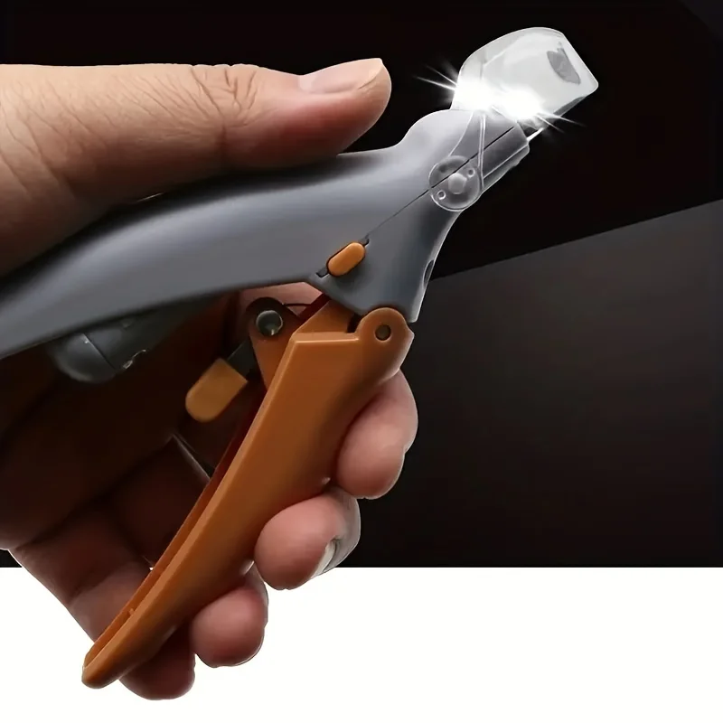 Illuminated Pet Nail Clipper 5X Magnification Pet Nail Scissor with LED Light Grooming Care Tool for Dogs