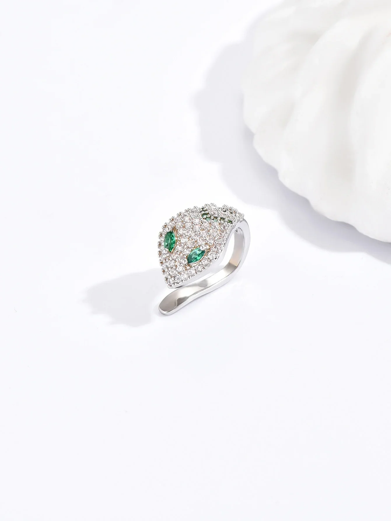 YCP New Original Design Fashion Trend Shining Micro-inlaid Zircon Green Eye Exotic Spirit Snake Ear Bone Clip Earrings 5