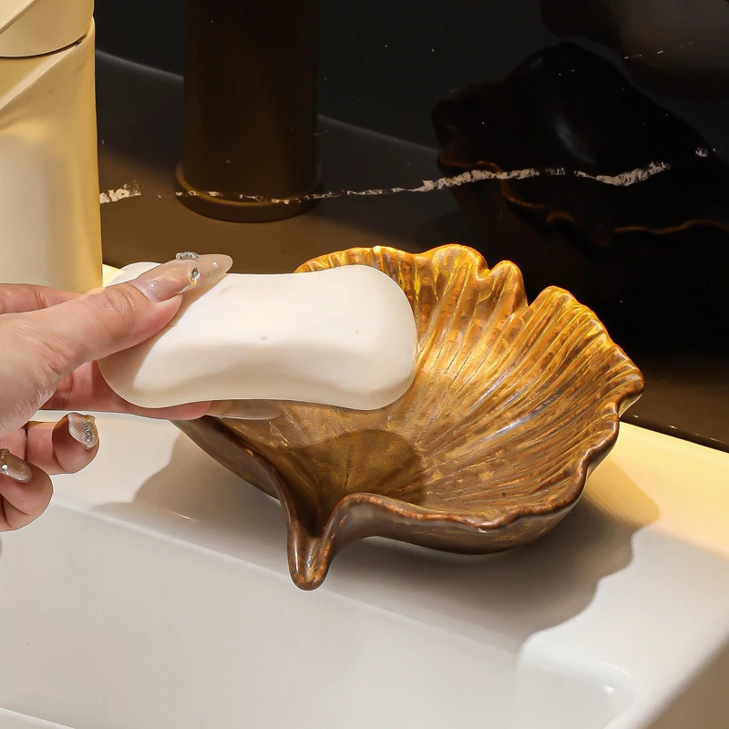 Creative Ceramic Draining Soap Box, Light luxury Leaf Shaped Soap Dishes, Home Hotel Bathroom Kitchen Supplies Storage Rack, 1Pc